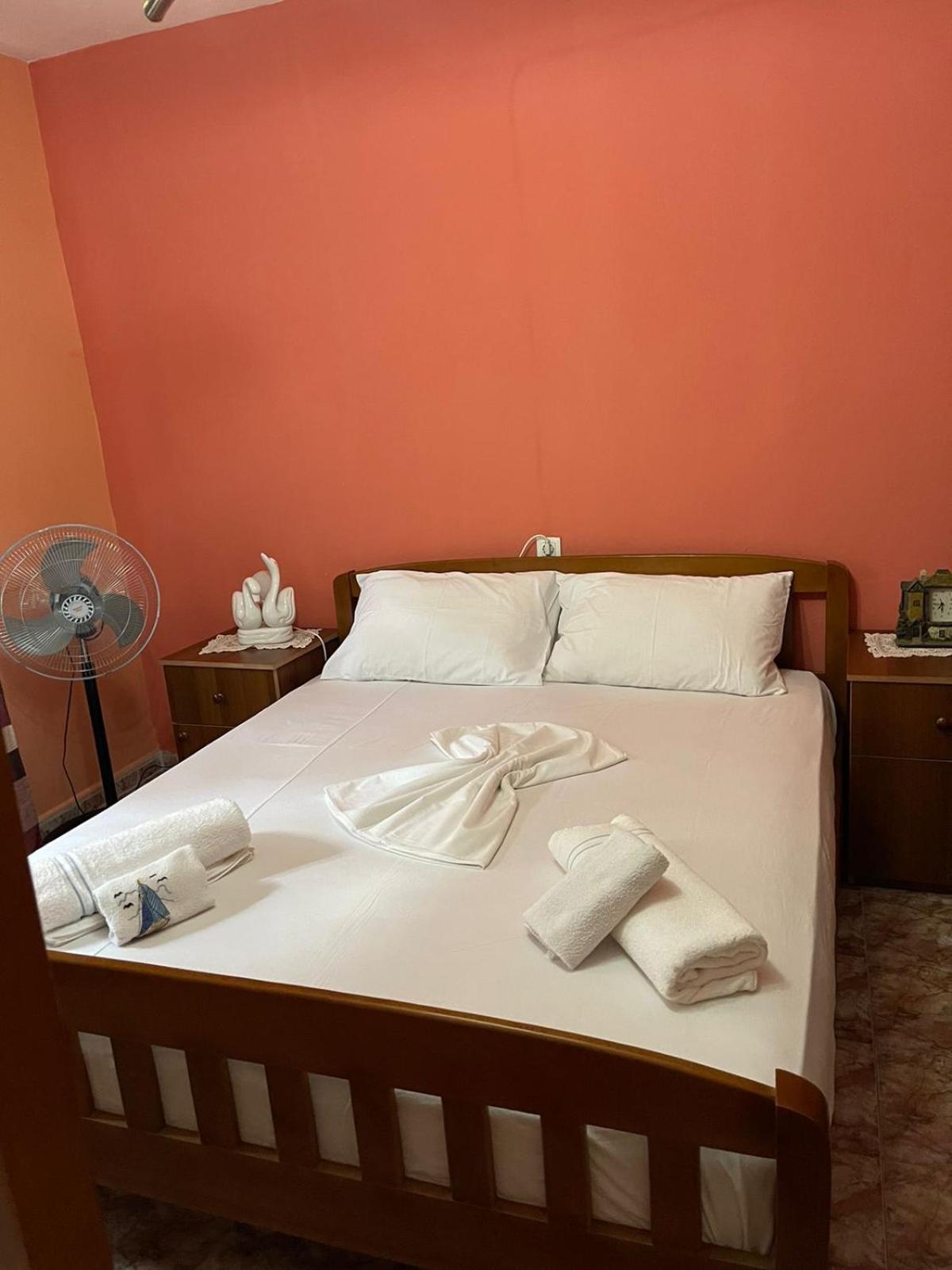 Rajli & Irgen Appartamento Vlorë